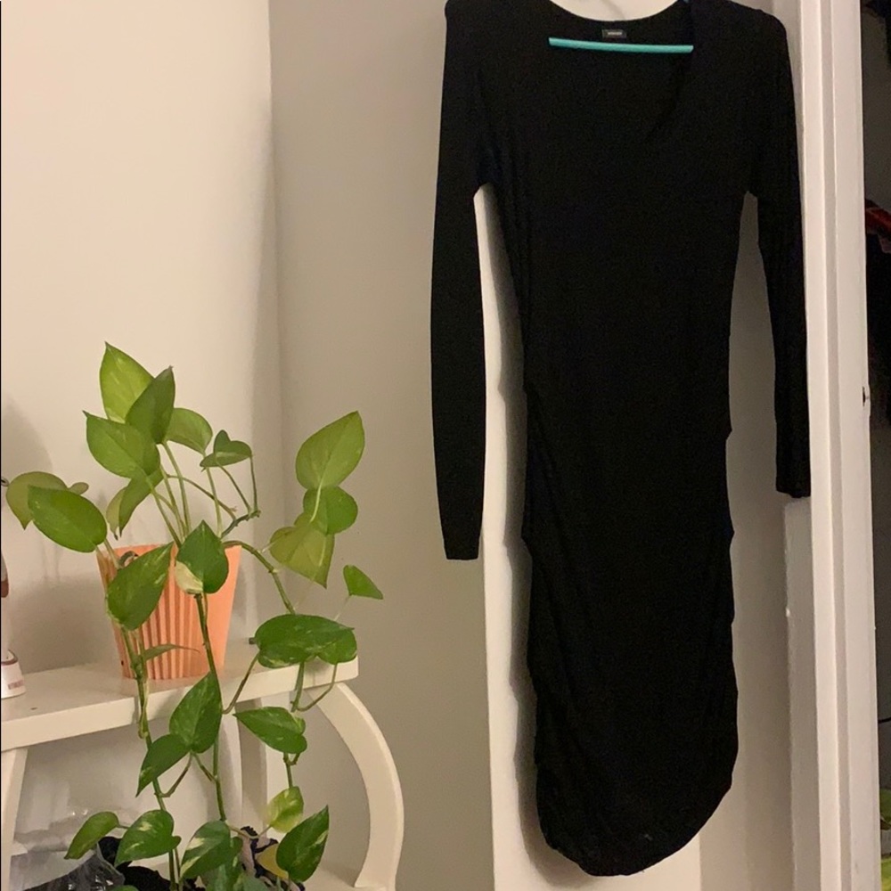 Monrow long sleeved black dress